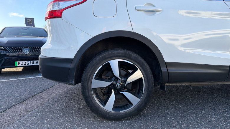 Nissan Qashqai 1.2 DiG-T N-Connecta 5dr Xtronic Petrol Hatchback